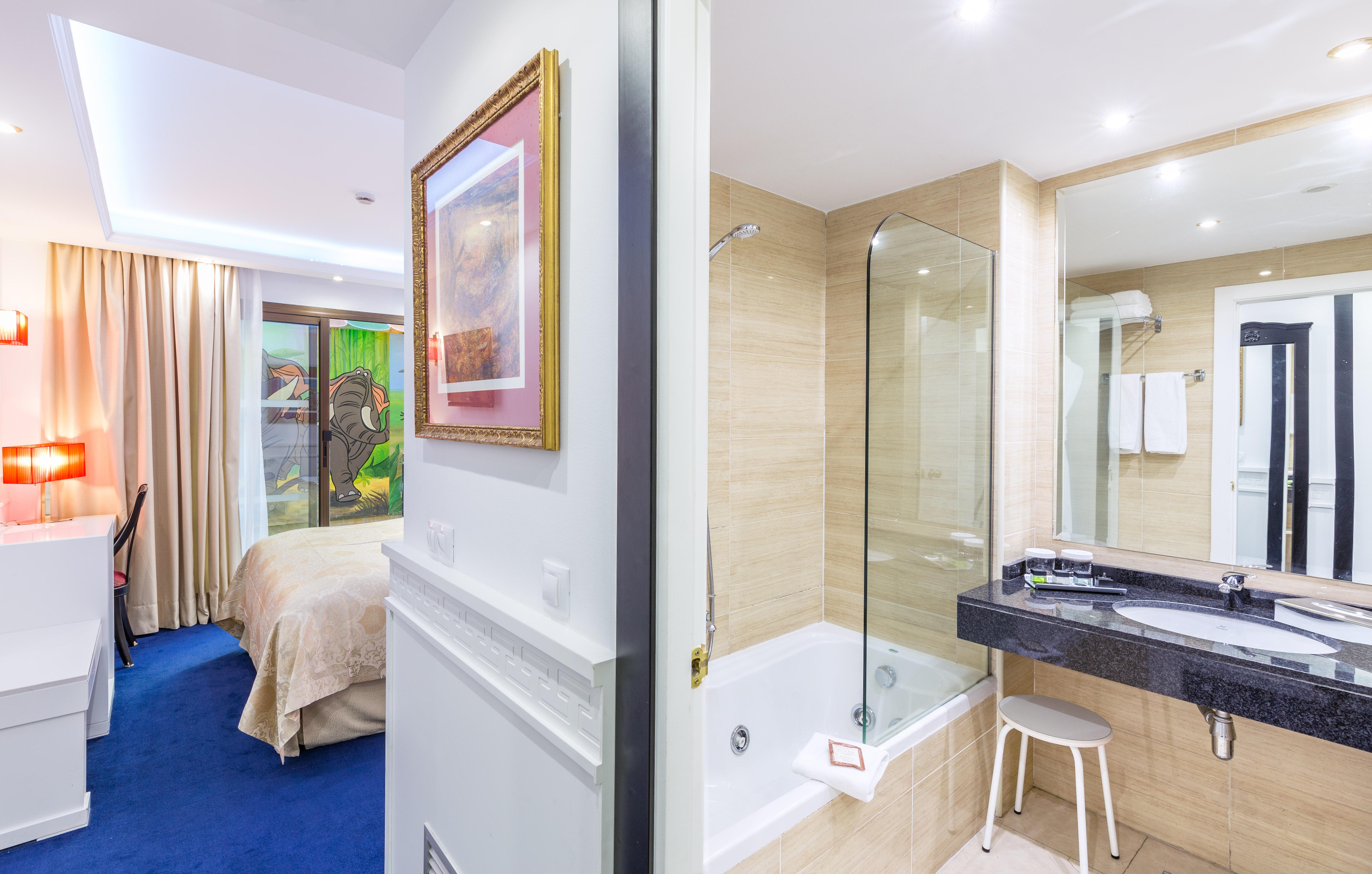 Hotel Princesa Parc Excellence Arinsal Luaran gambar A bathroom in a hotel