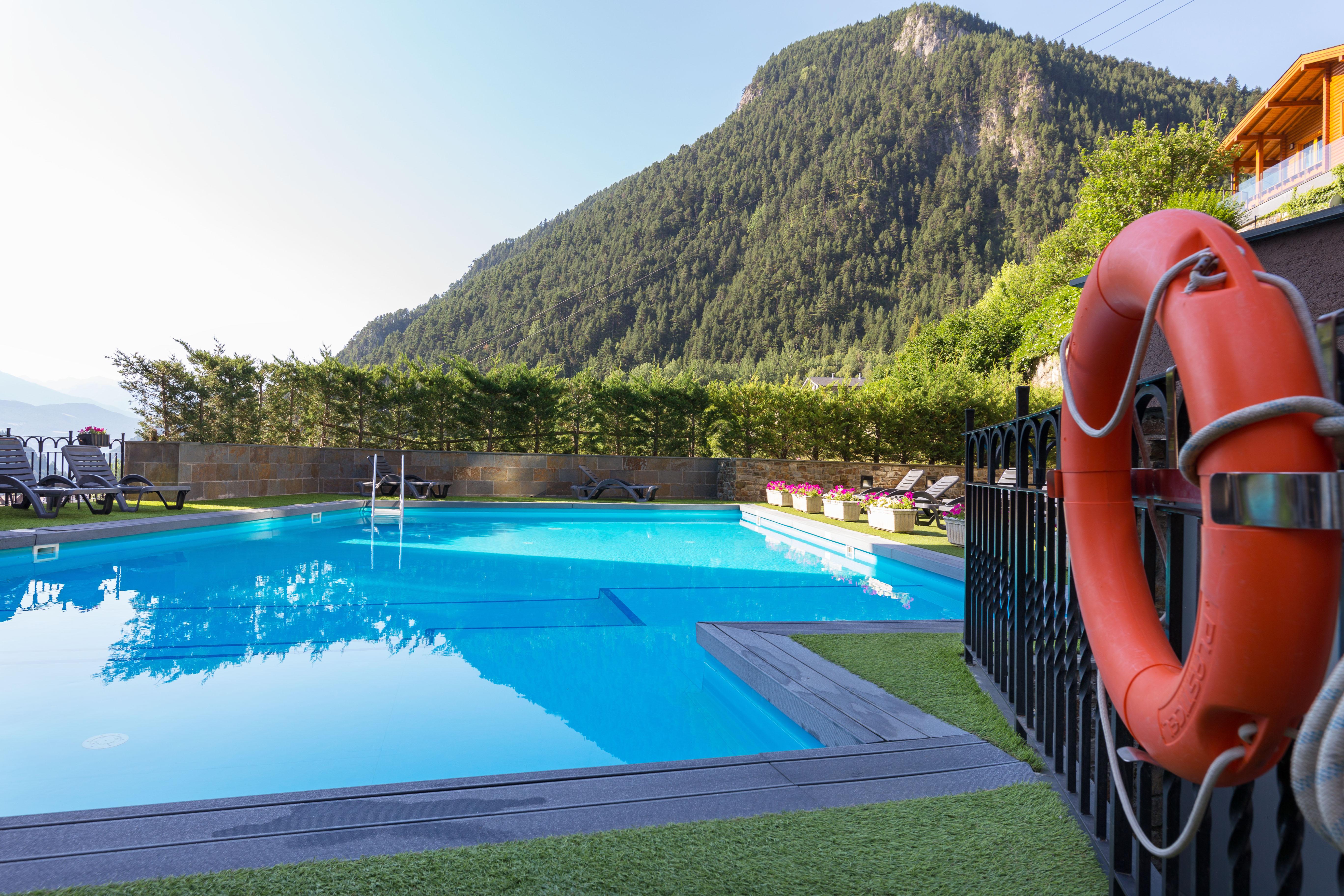 Hotel Princesa Parc Excellence Arinsal Luaran gambar The swimming pool at the hotel