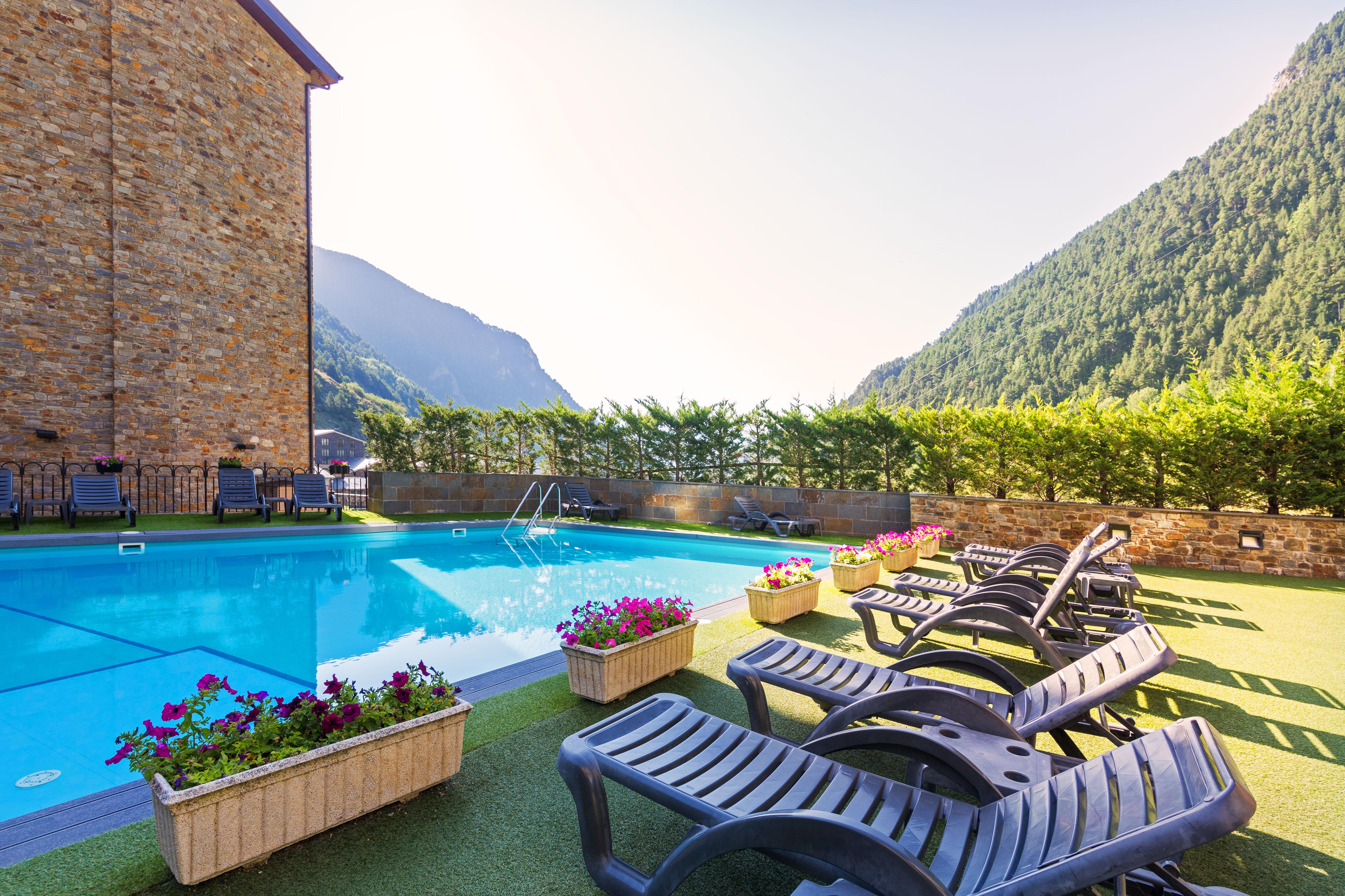 Hotel Princesa Parc Excellence Arinsal Luaran gambar The swimming pool at the Hotel