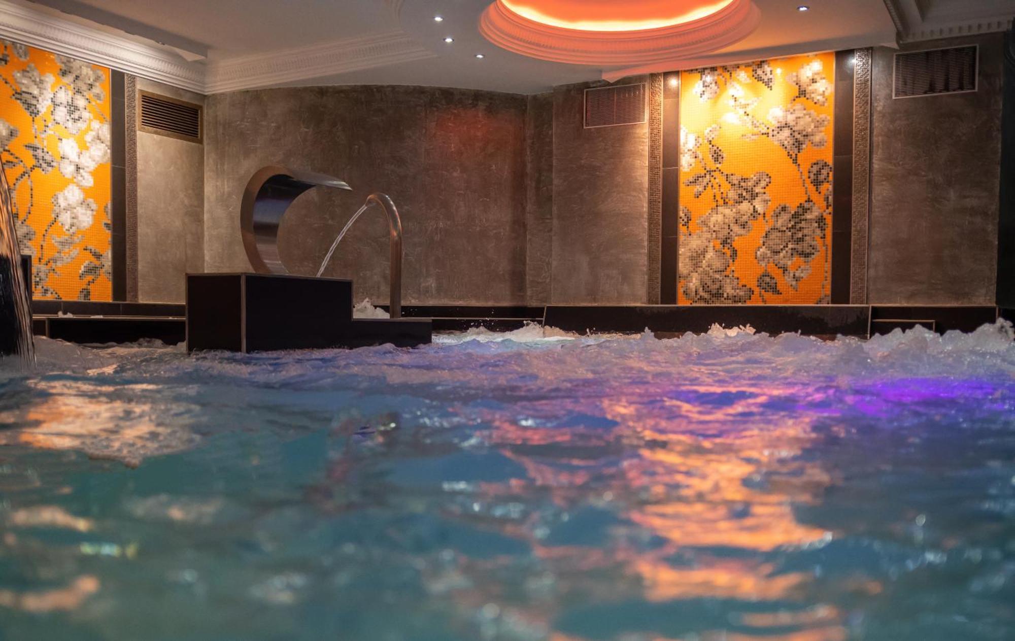 Hotel Princesa Parc Excellence Arinsal Luaran gambar The spa at The Dorchester