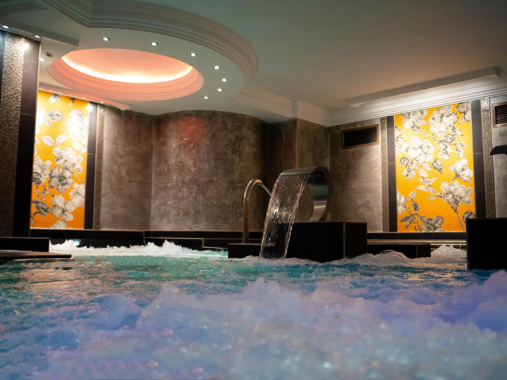 Hotel Princesa Parc Excellence Arinsal Luaran gambar The spa at The Dorchester