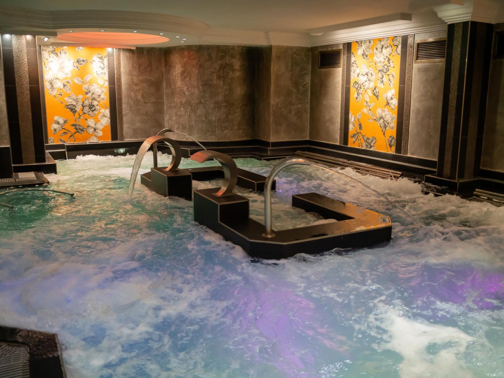 Hotel Princesa Parc Excellence Arinsal Luaran gambar The spa at the MGM Grand