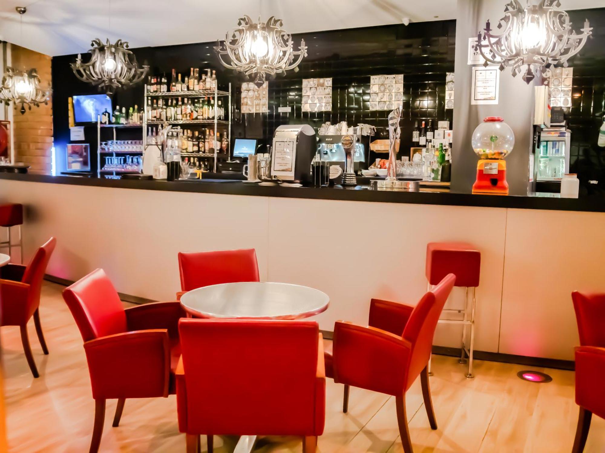 Hotel Princesa Parc Excellence Arinsal Luaran gambar The lounge at the airport