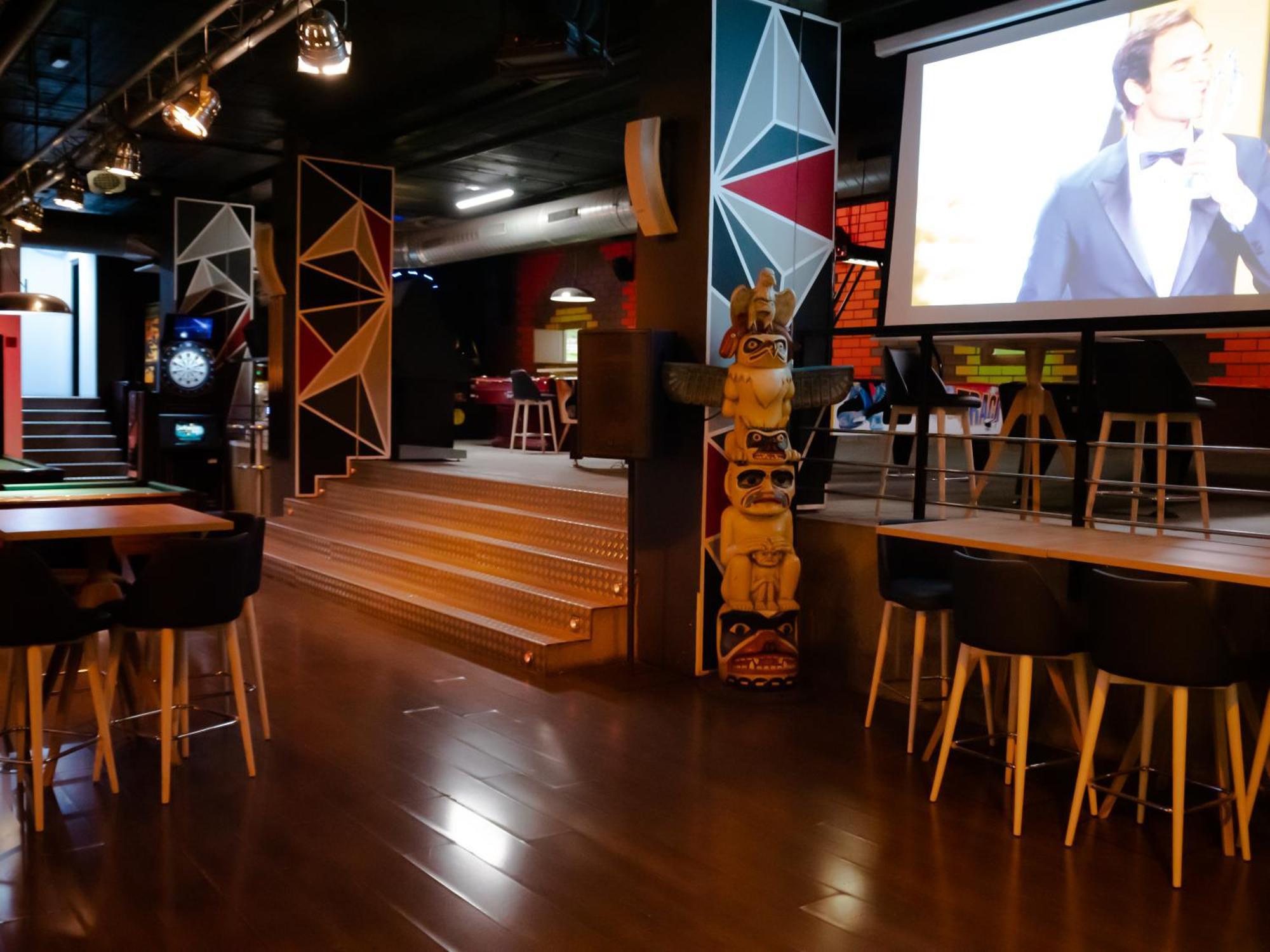Hotel Princesa Parc Excellence Arinsal Luaran gambar The interior of a typical karaoke box